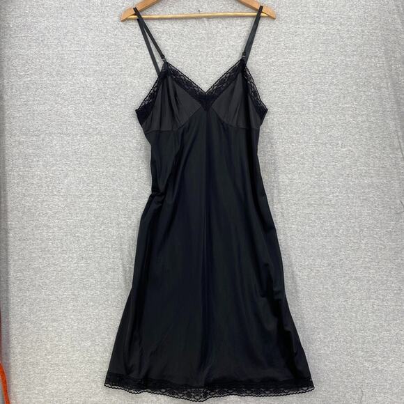 Vintage Vanity Fair Slip Womens 38 26"/44 Black Nylon Adj. Straps Lace Trim - Picture 1 of 12